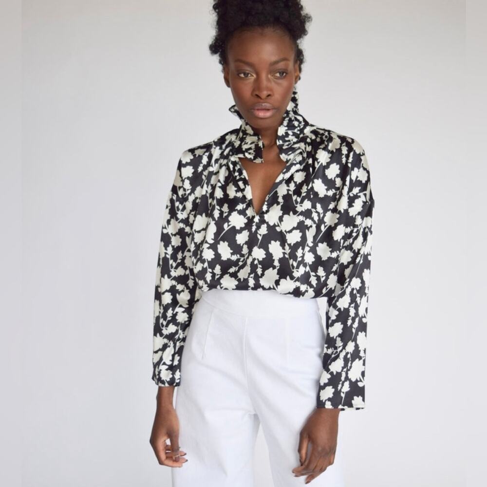 Never a wallflower Vicki long sleeve top shadow floral black & white size XS